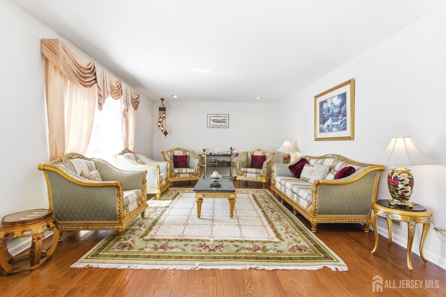 4 Allison Court Edison NJ 08820