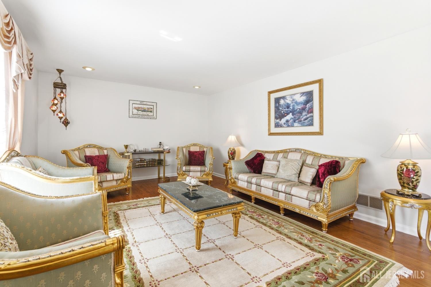 4 Allison Court Edison NJ 08820