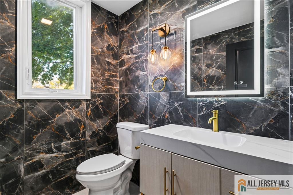 17 Vocisano Court Piscataway NJ 08854