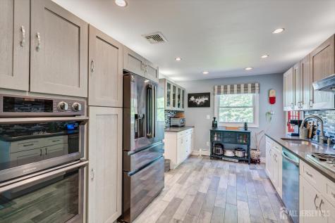 10 Falcon Drive Edison NJ 08820