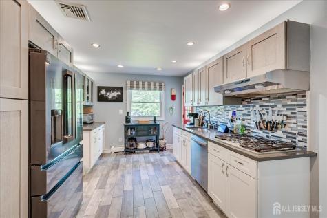 10 Falcon Drive Edison NJ 08820