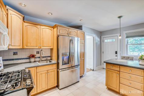 9 Lenox Street Edison NJ 08817