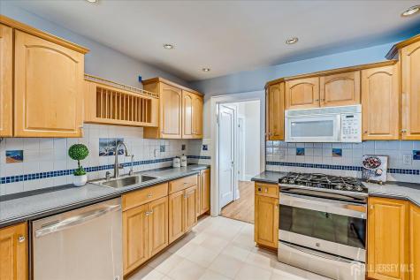 9 Lenox Street Edison NJ 08817