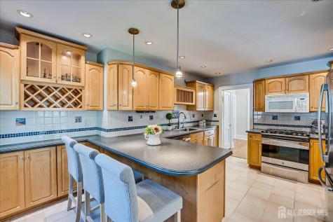 9 Lenox Street Edison NJ 08817