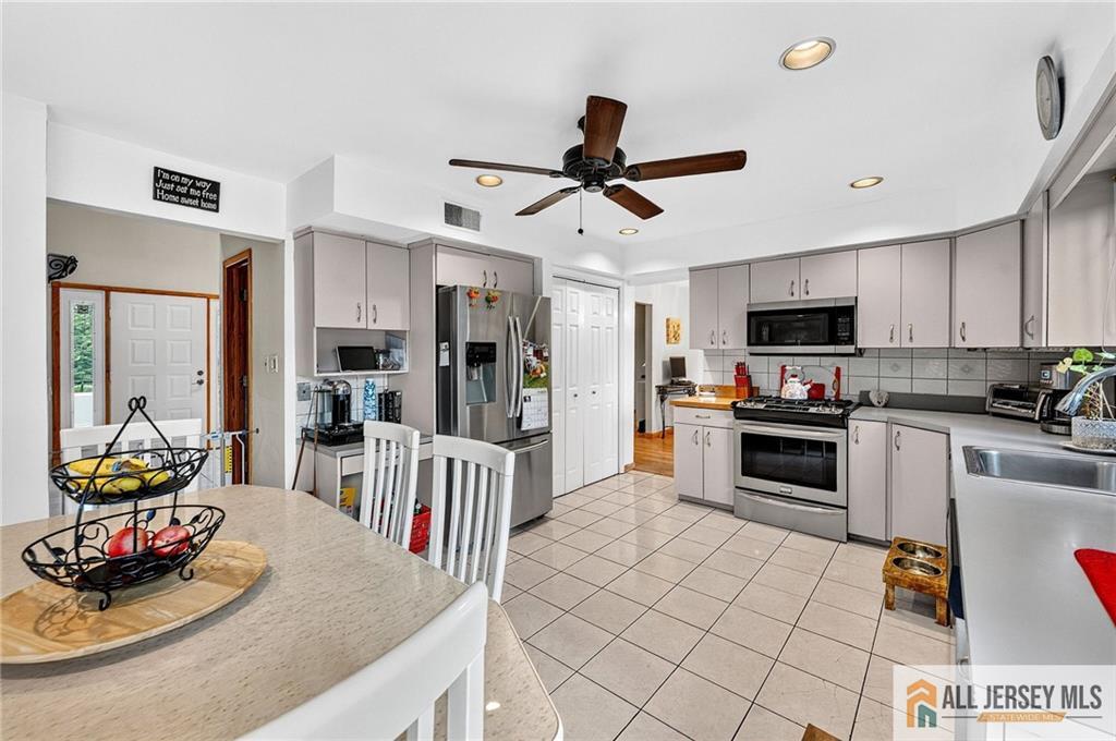 121 W Hill Road Colonia NJ 07067