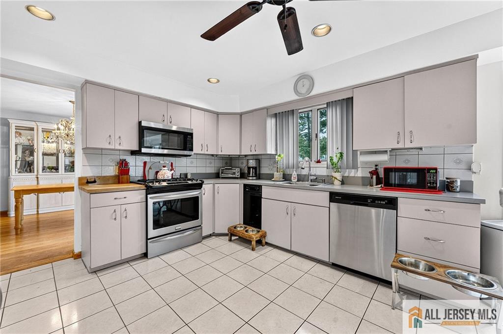 121 W Hill Road Colonia NJ 07067