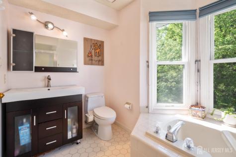 112 Lloyd Court East Brunswick NJ 08816