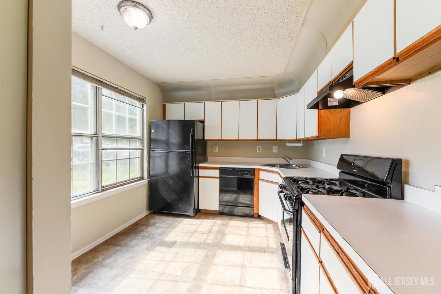 75 Albury Way North Brunswick NJ 08902