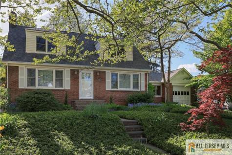 25 Voorhees Place Metuchen NJ 08840