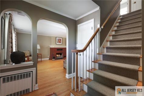 25 Voorhees Place Metuchen NJ 08840