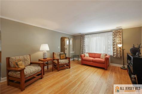 25 Voorhees Place Metuchen NJ 08840