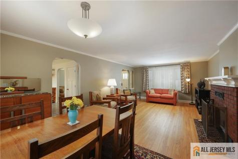 25 Voorhees Place Metuchen NJ 08840