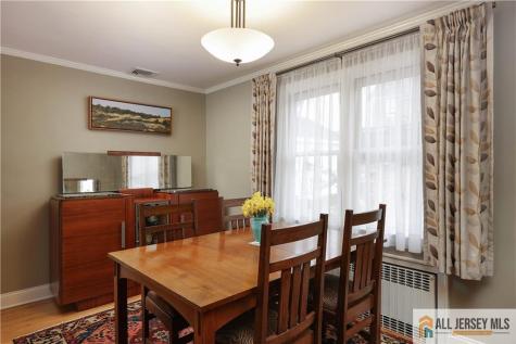 25 Voorhees Place Metuchen NJ 08840