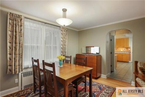 25 Voorhees Place Metuchen NJ 08840