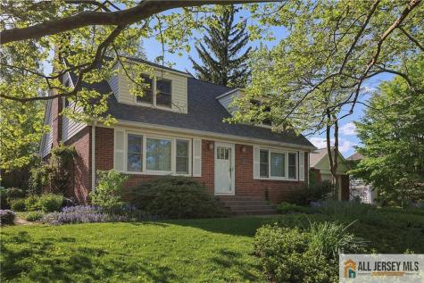 25 Voorhees Place Metuchen NJ 08840