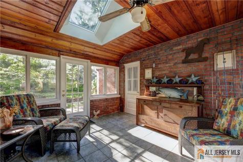 25 Voorhees Place Metuchen NJ 08840