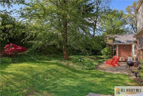 25 Voorhees Place Metuchen NJ 08840