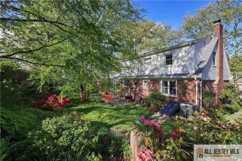25 Voorhees Place Metuchen NJ 08840