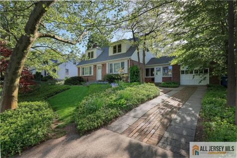 25 Voorhees Place Metuchen NJ 08840