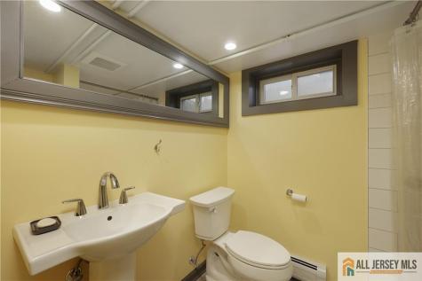 25 Voorhees Place Metuchen NJ 08840