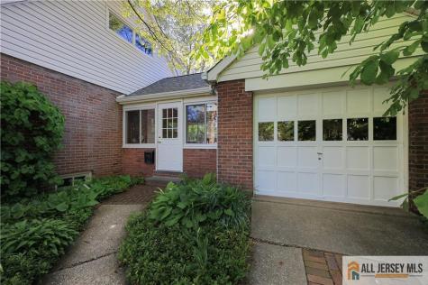 25 Voorhees Place Metuchen NJ 08840