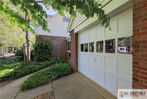 25 Voorhees Place Metuchen NJ 08840