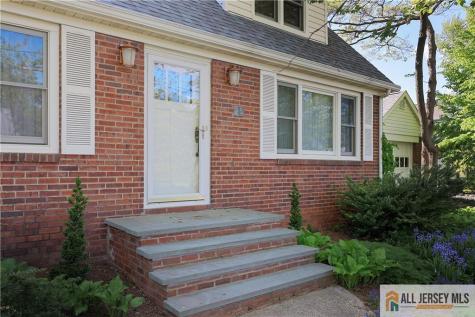 25 Voorhees Place Metuchen NJ 08840