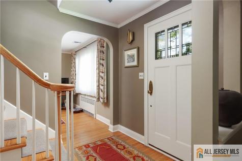 25 Voorhees Place Metuchen NJ 08840