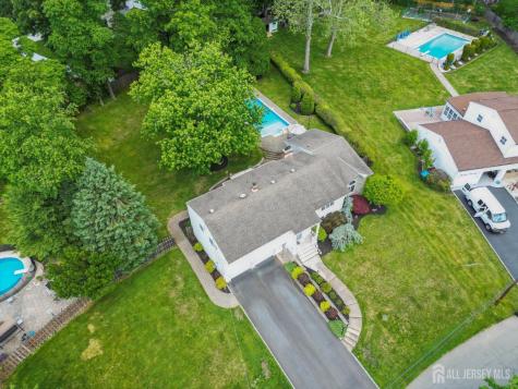 18 Mary Ellen Drive Edison NJ 08820