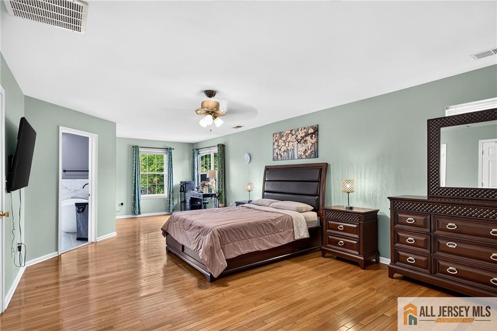 422 Aynsley Court Morganville NJ 07751