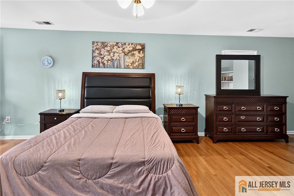 422 Aynsley Court Morganville NJ 07751