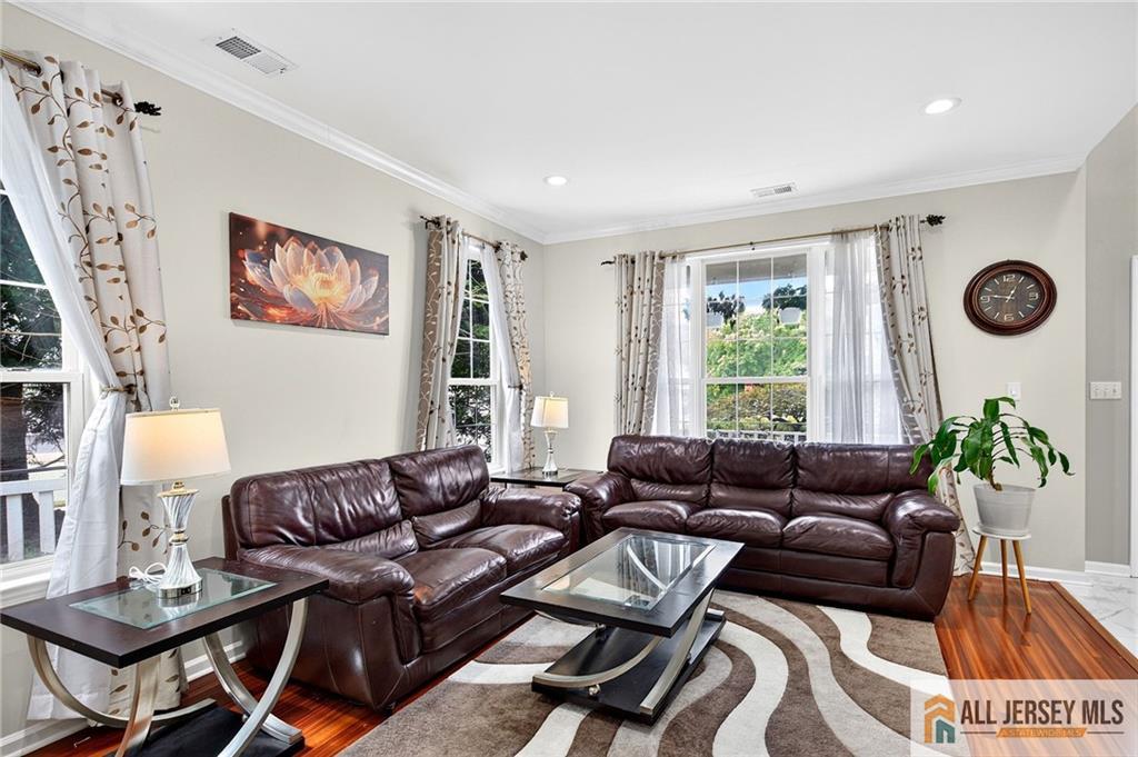 422 Aynsley Court Morganville NJ 07751