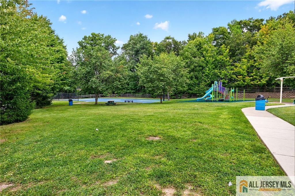 422 Aynsley Court Morganville NJ 07751