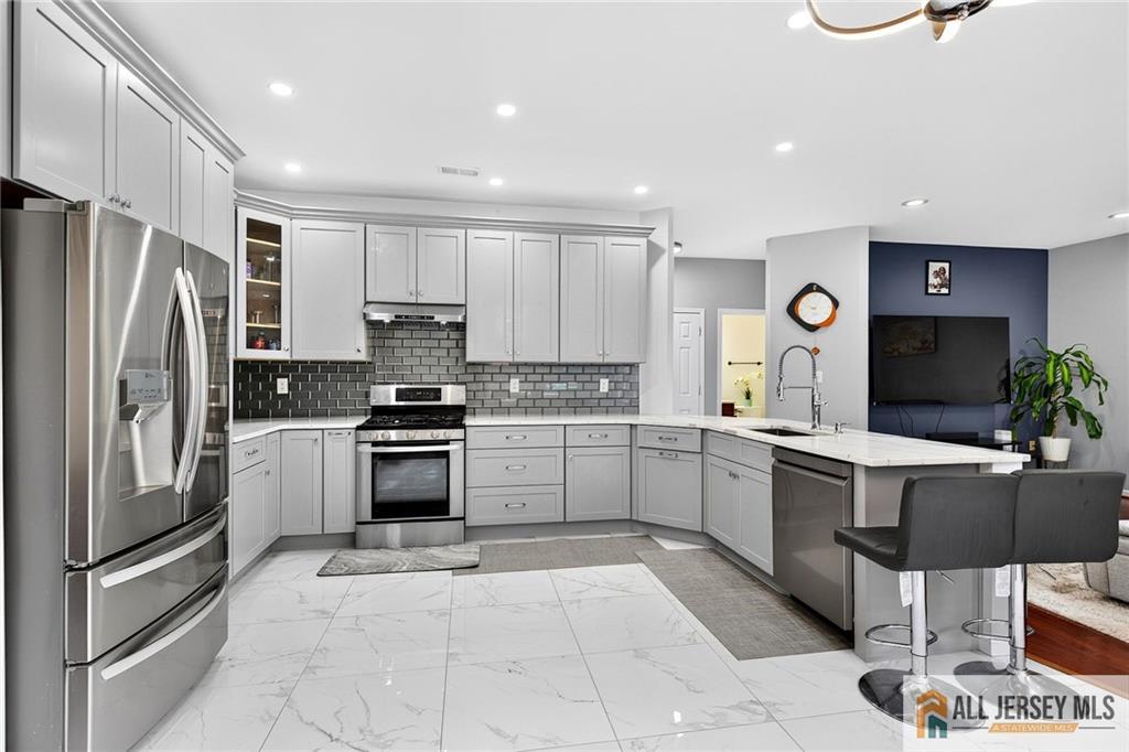 422 Aynsley Court Morganville NJ 07751