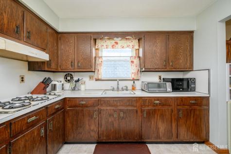2 Carlton Street Carteret NJ 07008