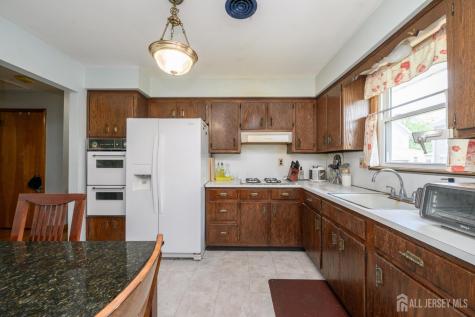 2 Carlton Street Carteret NJ 07008