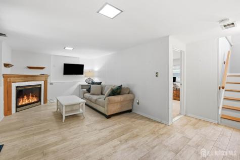 8 Nottingham Drive East Brunswick NJ 08816