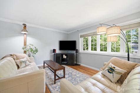 8 Nottingham Drive East Brunswick NJ 08816