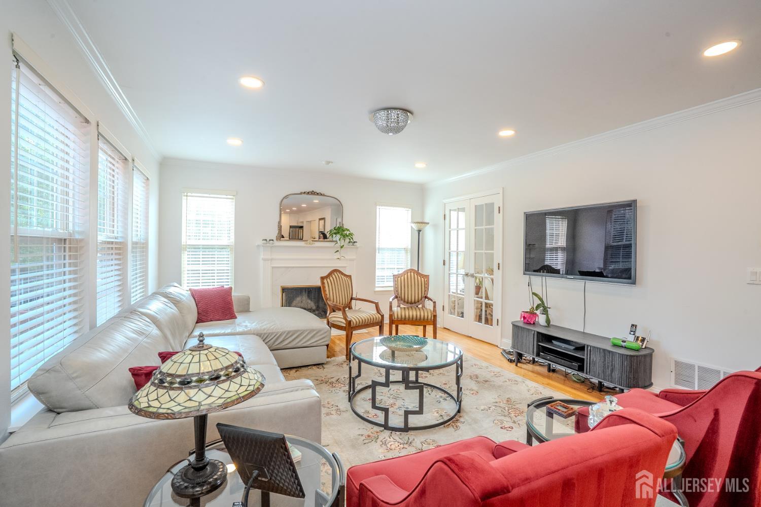 6 Fountain Drive Franklin NJ 08873