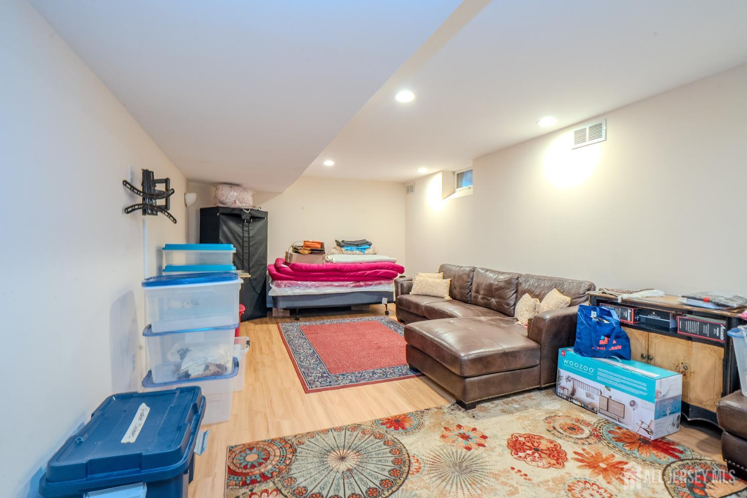 6 Fountain Drive Franklin NJ 08873