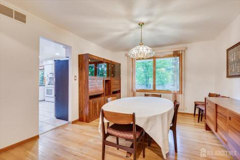 688 Grove Avenue Edison NJ 08820