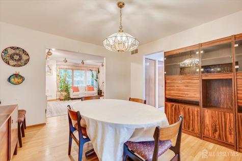 688 Grove Avenue Edison NJ 08820