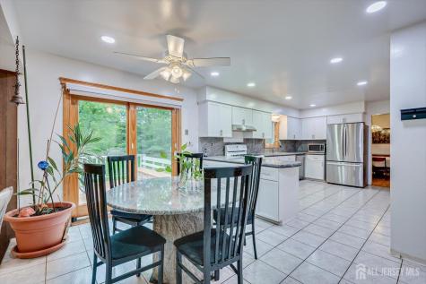 688 Grove Avenue Edison NJ 08820