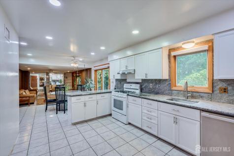 688 Grove Avenue Edison NJ 08820