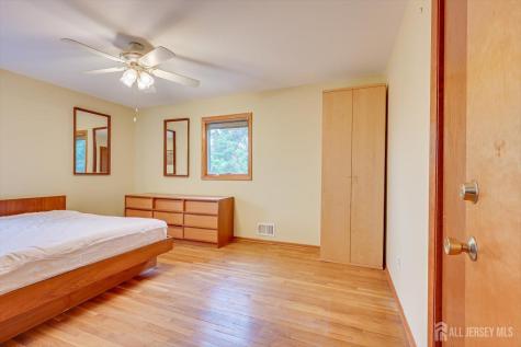 688 Grove Avenue Edison NJ 08820