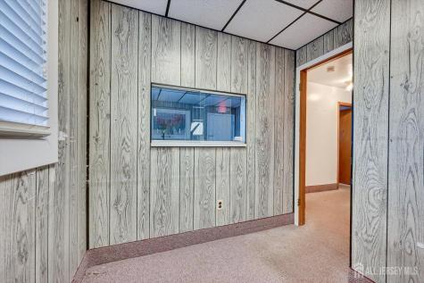 688 Grove Avenue Edison NJ 08820
