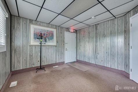 688 Grove Avenue Edison NJ 08820