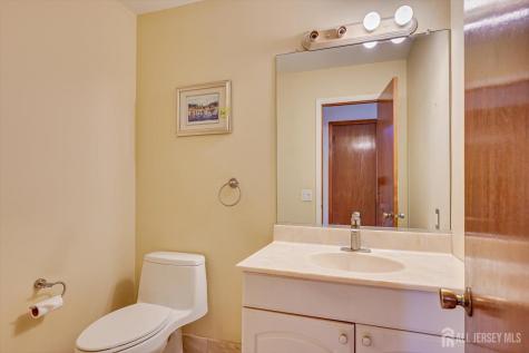 688 Grove Avenue Edison NJ 08820