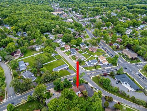 688 Grove Avenue Edison NJ 08820