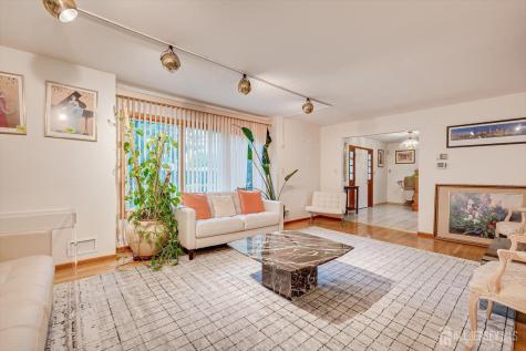 688 Grove Avenue Edison NJ 08820